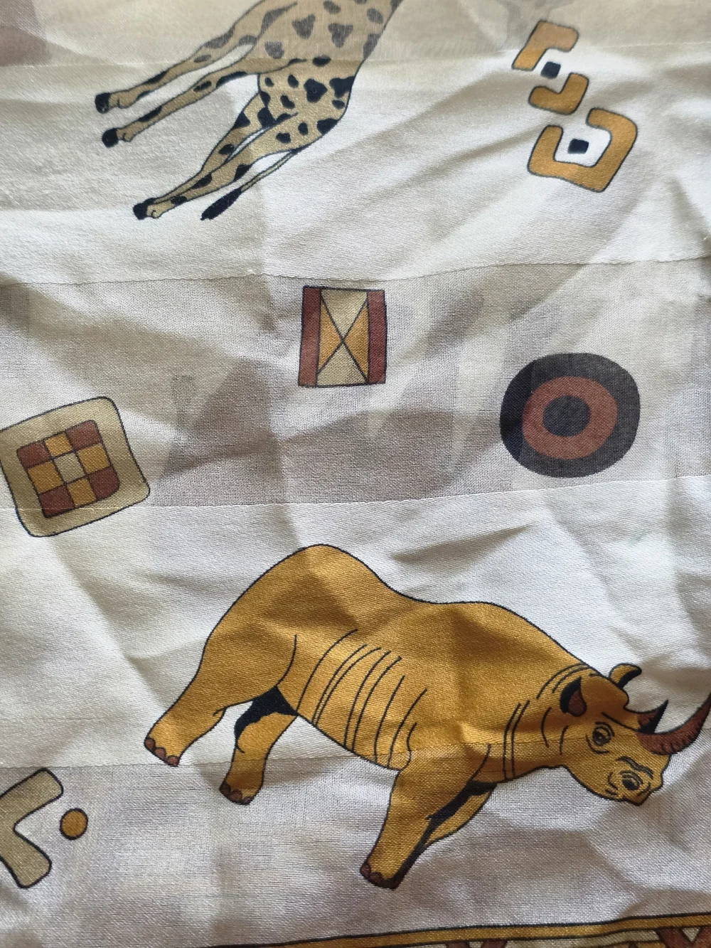 VTG Symphony Scarfs Safari Wildlife Square Scarf Italy 23